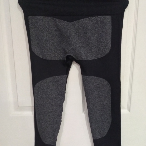 Women Leggings - Picture 3 of 3